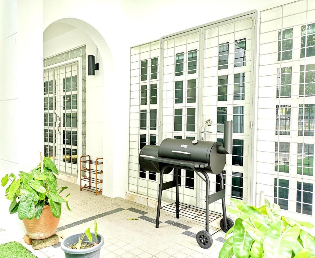527 Beachhouse L 5 Bedroom With Swimming Pool - 3Min Walk To The Beach Tanjung Bungah  Εξωτερικό φωτογραφία